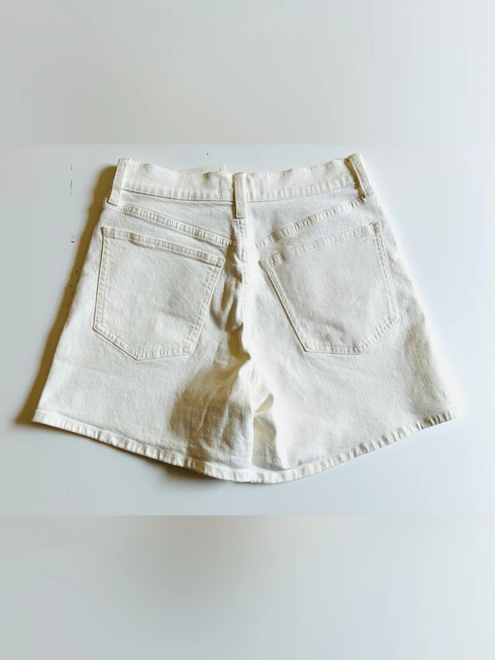 Madewell Women’s The Perfect Vintage Mid-Length Jean Short.26. NWT.